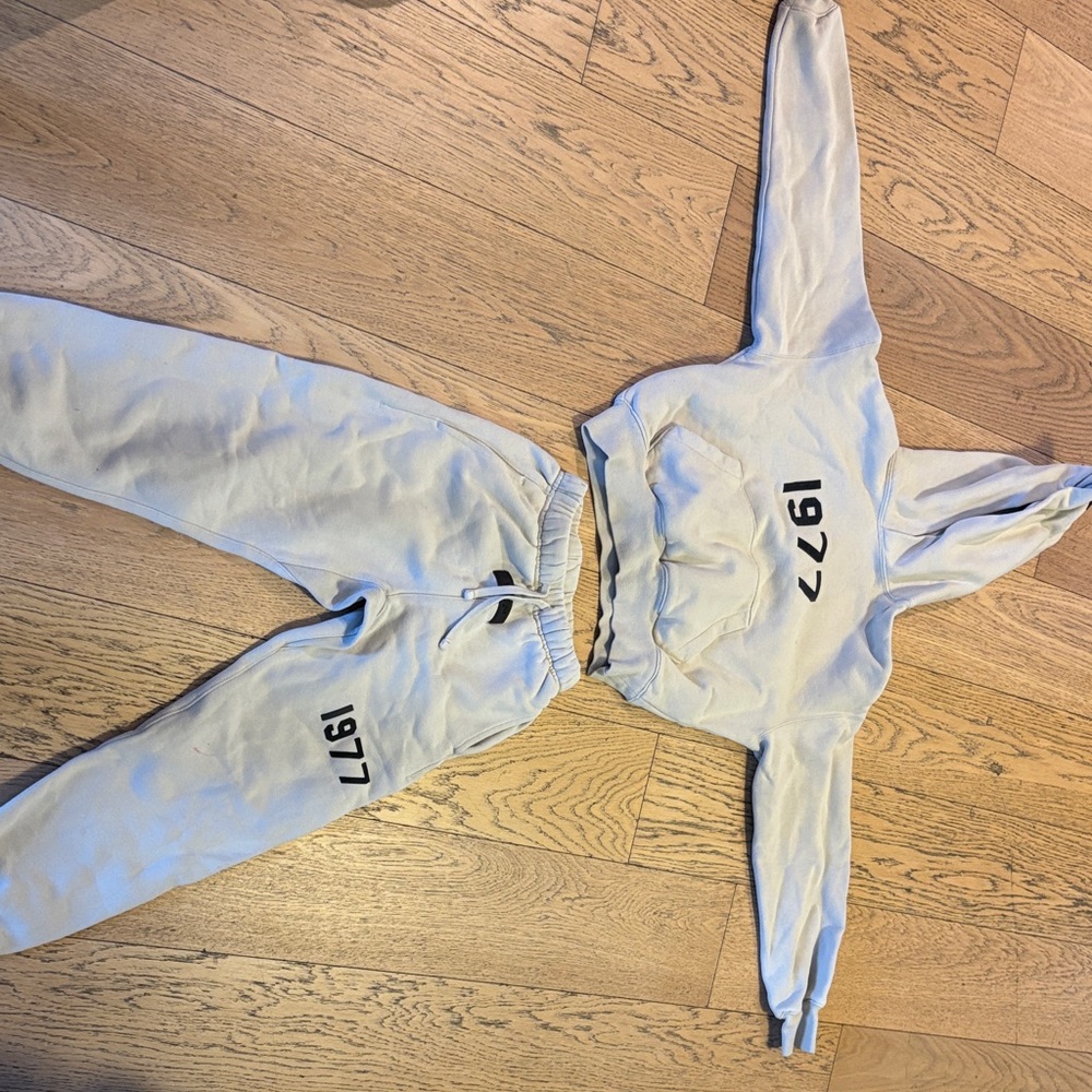 Essentials Kids Matching Set in Light Gray